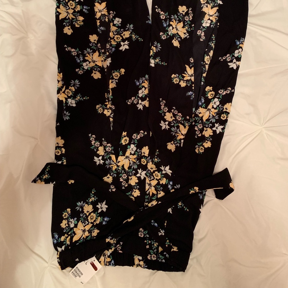 BRAND NEW H&M Wide-leg pants with slits - Picture 3 of 3